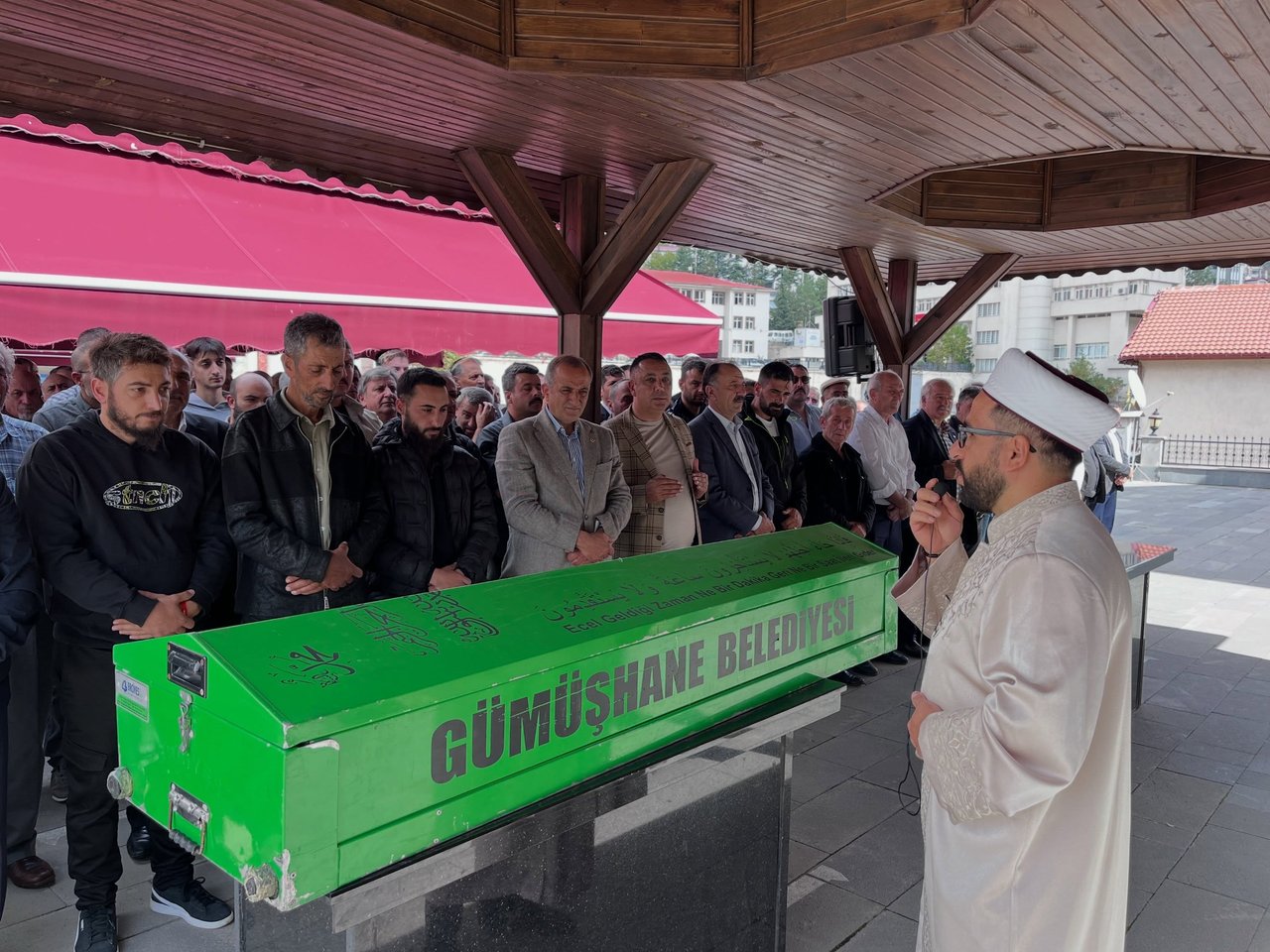 BAŞKANIMIZ, İLİMİZ ALEMDAR KÖYÜ SAKİNLERİNDEN ALAATTİN BERKER’İ EBEDİYETE UĞURLADI