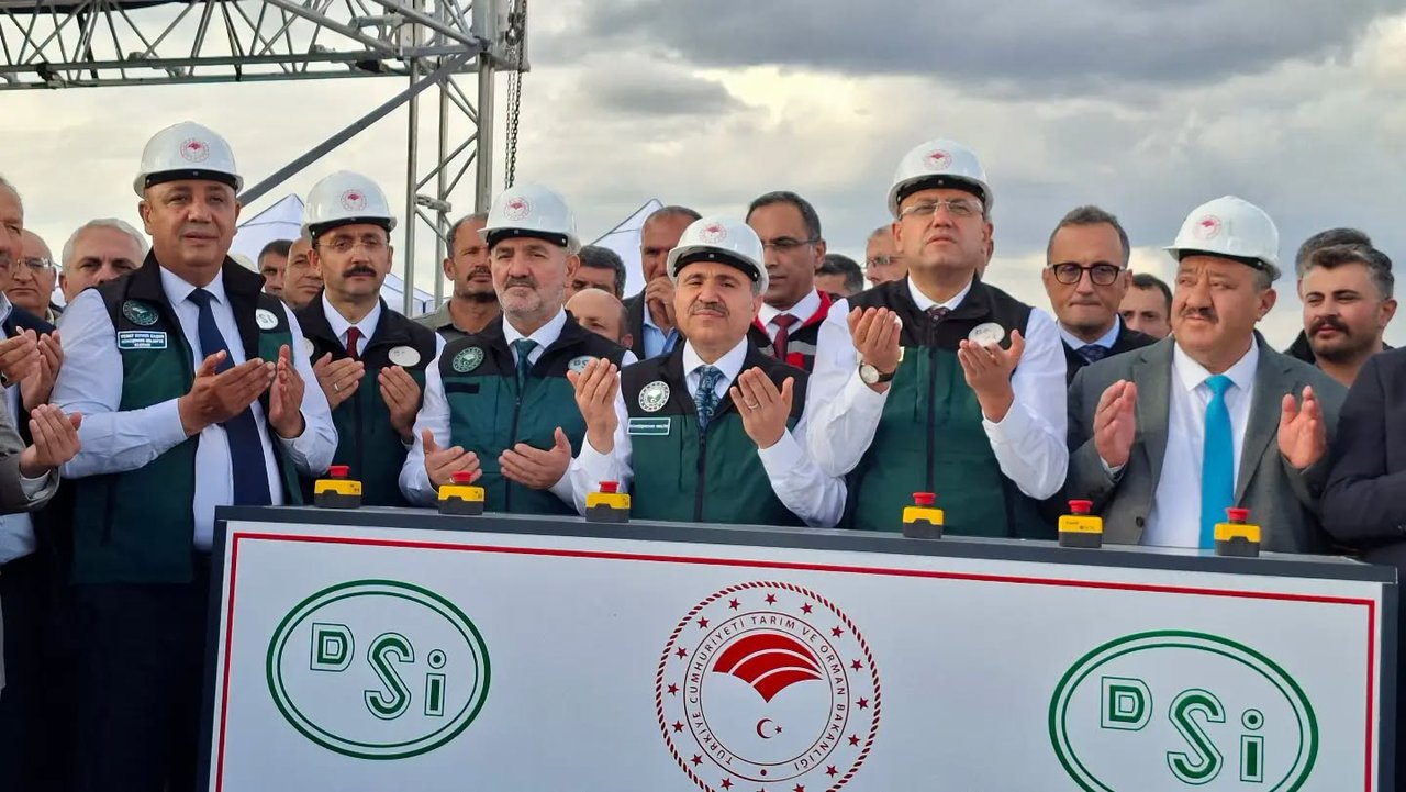 BAŞKANIMIZ, ÇAMUR BARAJI SU TUTMA TÖRENİ’NE KATILDI