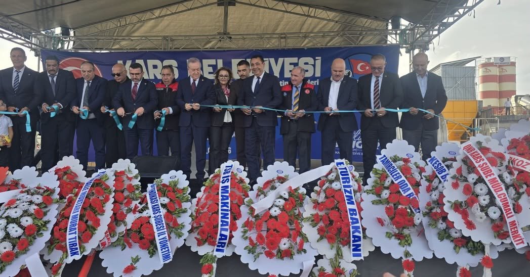BAŞKANIMIZ, KARS BELEDİYEMİZİN TOPLU AÇILIŞ TÖRENİ KATILDI