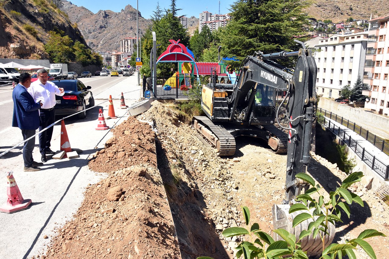 BAŞKANIMIZDAN OTOPARK PROJESİ İNCELEMESİ VE CENAZE TÖRENİNE KATILDI