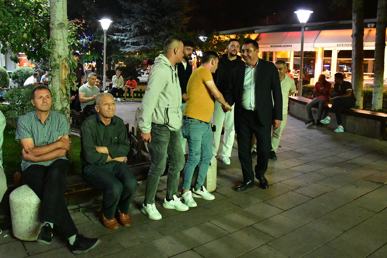 BAŞKANIMIZ, FENERBAHÇE İLE LYON ARASINDA KARŞILAŞMAYI İZLEDİ