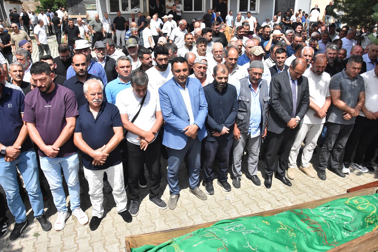 BAŞKANIMIZ, KELKİT İLÇEMİZ SÖKMEN KÖYÜ SAKİNLERİNDEN CELAL TUYGUN'U EBEDİYETE UĞURLADI