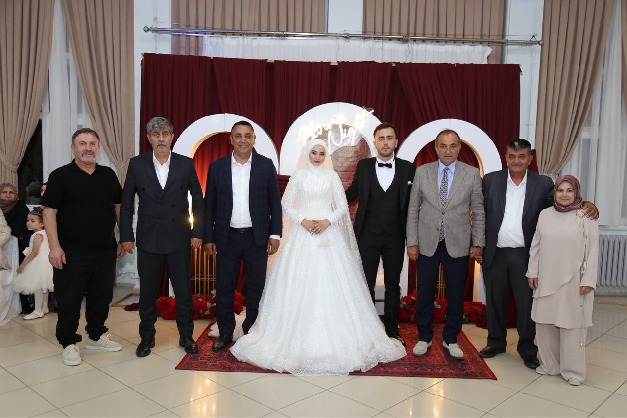 BAŞKANIMIZ, MELİSA KUTAY VE CANER SÜLEYMAN’IN DÜĞÜN TÖRENİNE KATILDI