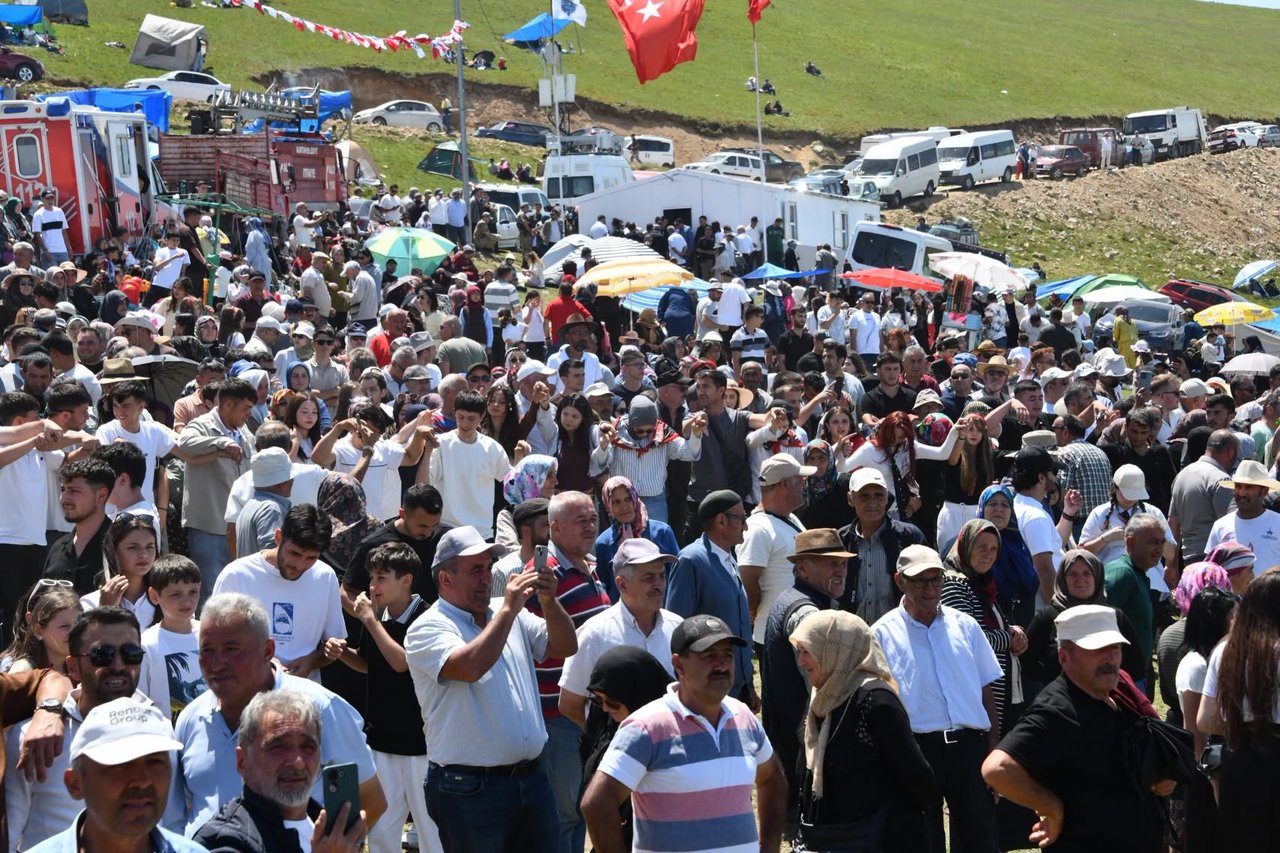 BAŞKANIMIZ, GÜVENDE YAYLASINDA VE DEMİRKAPI KÖYÜMÜZDE YAYLA ŞENLİĞİNE KATILDI