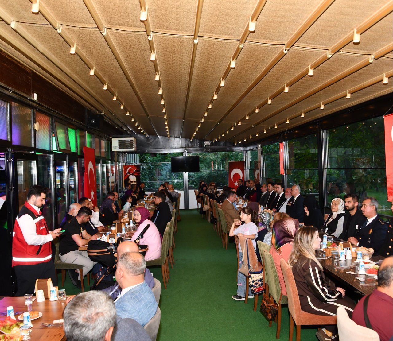 BAŞKANIMIZ, 15 TEMMUZ DEMOKRASİ VE MİLLÎ BİRLİK GÜNÜ YEMEK PROGRAMINA KATILDI