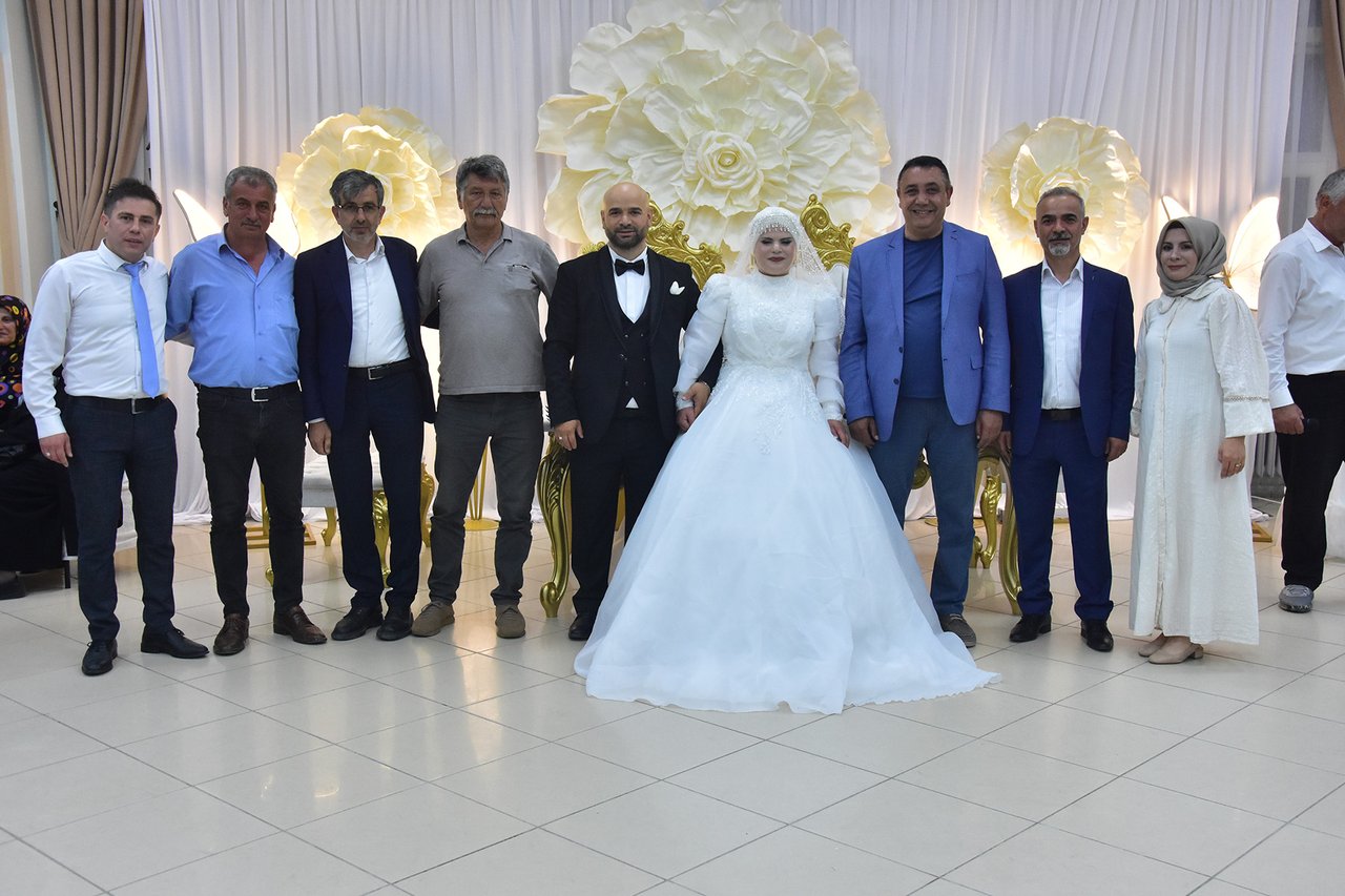 BAŞKANIMIZ, DÜĞÜN TÖRENLERİNE KATILDI NİKAH KIYDI