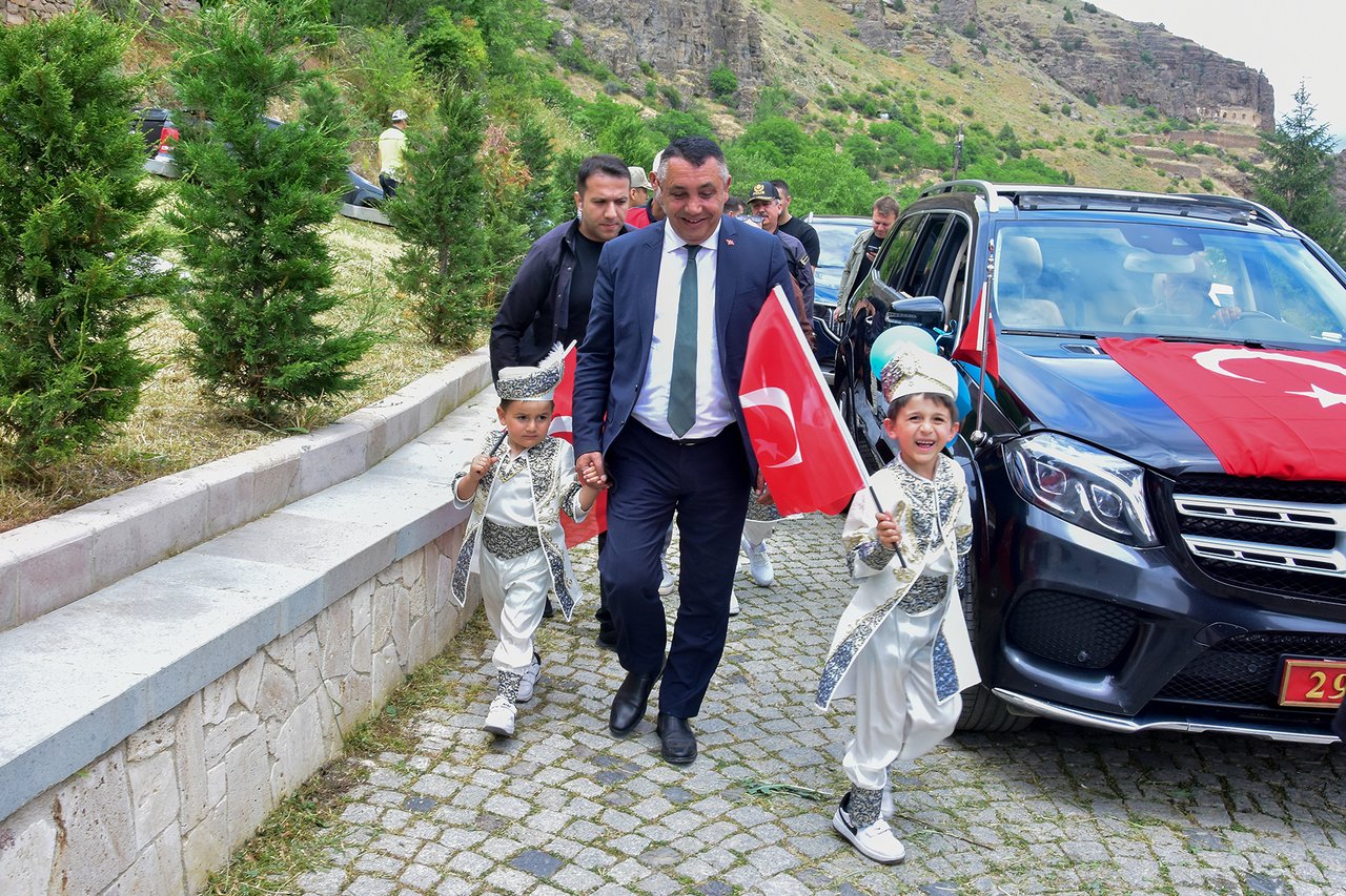 BAŞKANIMIZ, SÜNNET ŞÖLENİ'NE KATILDI NİKAH KIYDI