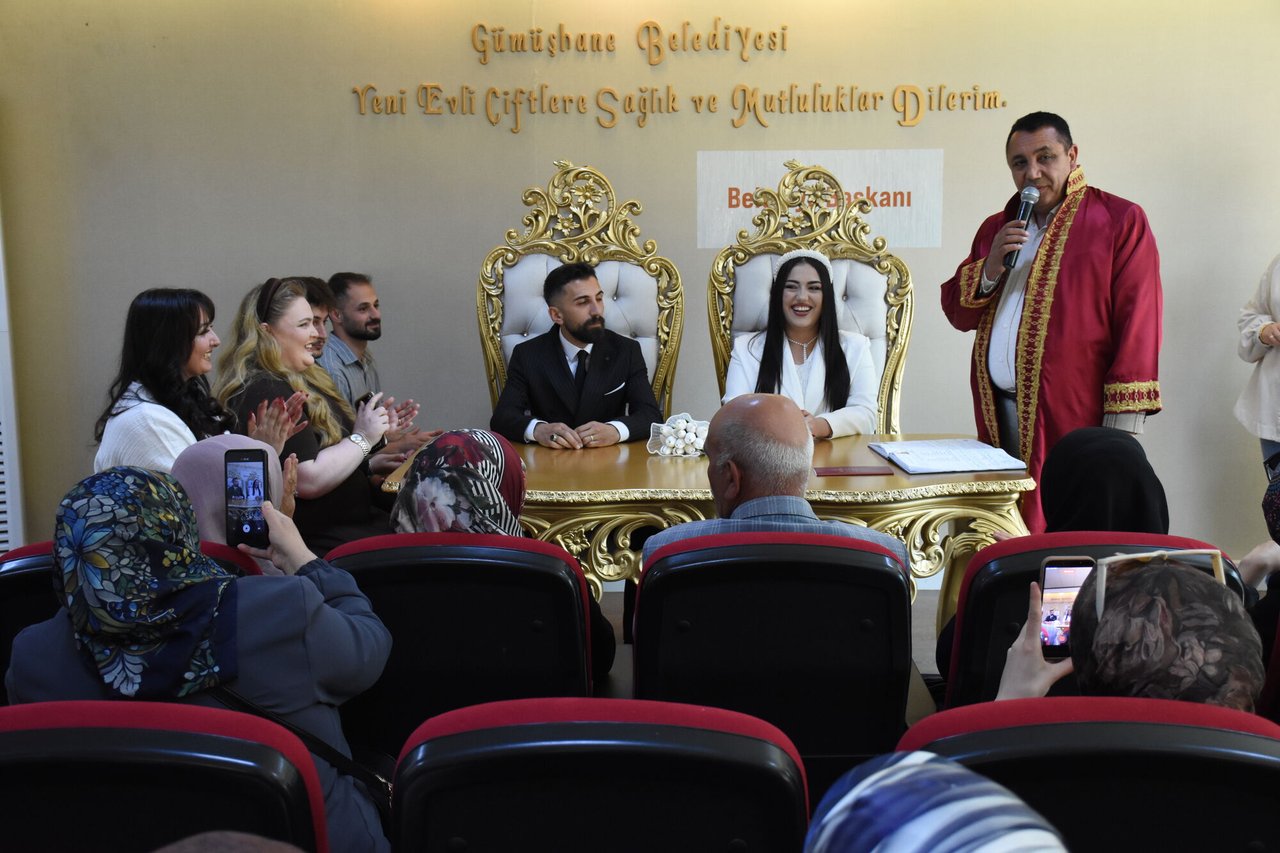 BAŞKANIMIZ, NİKAH KIYDI