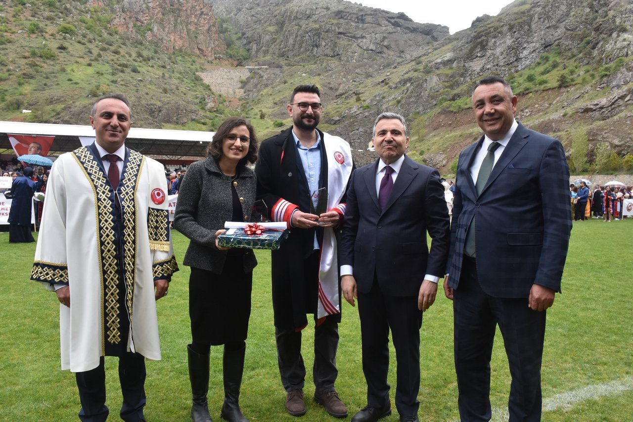 BAŞKANIMIZ, GÜMÜŞHANE ÜNİVERSİTESİ MEZUNİYET TÖRENİ’NE KATILDI