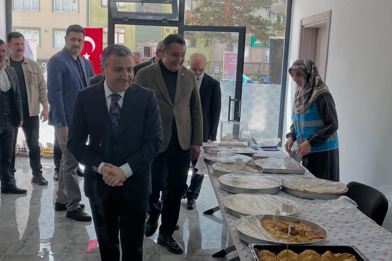 BAŞKANIMIZDAN YOĞUN GÜN, KERMES, GÜNİFEST BAHAR ŞENLİKLERİ, KONFERANS, CENAZE PROGRAMI