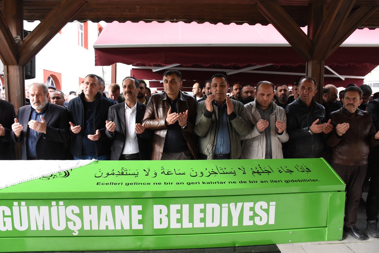 BAŞKANIMIZ, İLİMİZ ÇAYIRARDI KÖYÜ SAKİNLERİNDEN, MÖHÜR AKHAN'I EBEDİYETE UĞURLADI