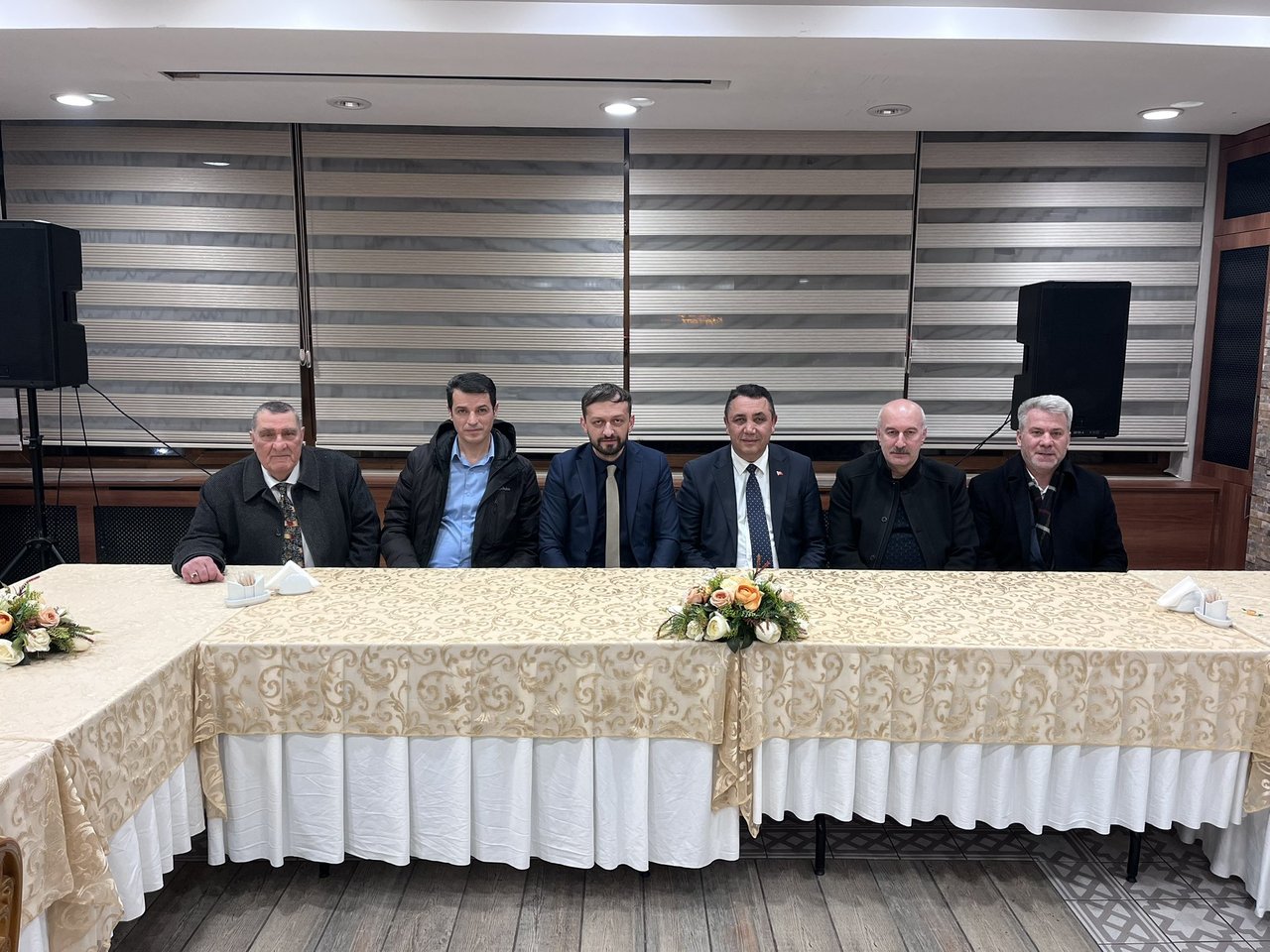 BAŞKANIMIZ, BELEDİYE MECLİS ÜYELERİMİZ VE MAHALLE MUHTARLARIMIZLA İFTAR PROGRAMINDA BİR ARAYA GELDİ