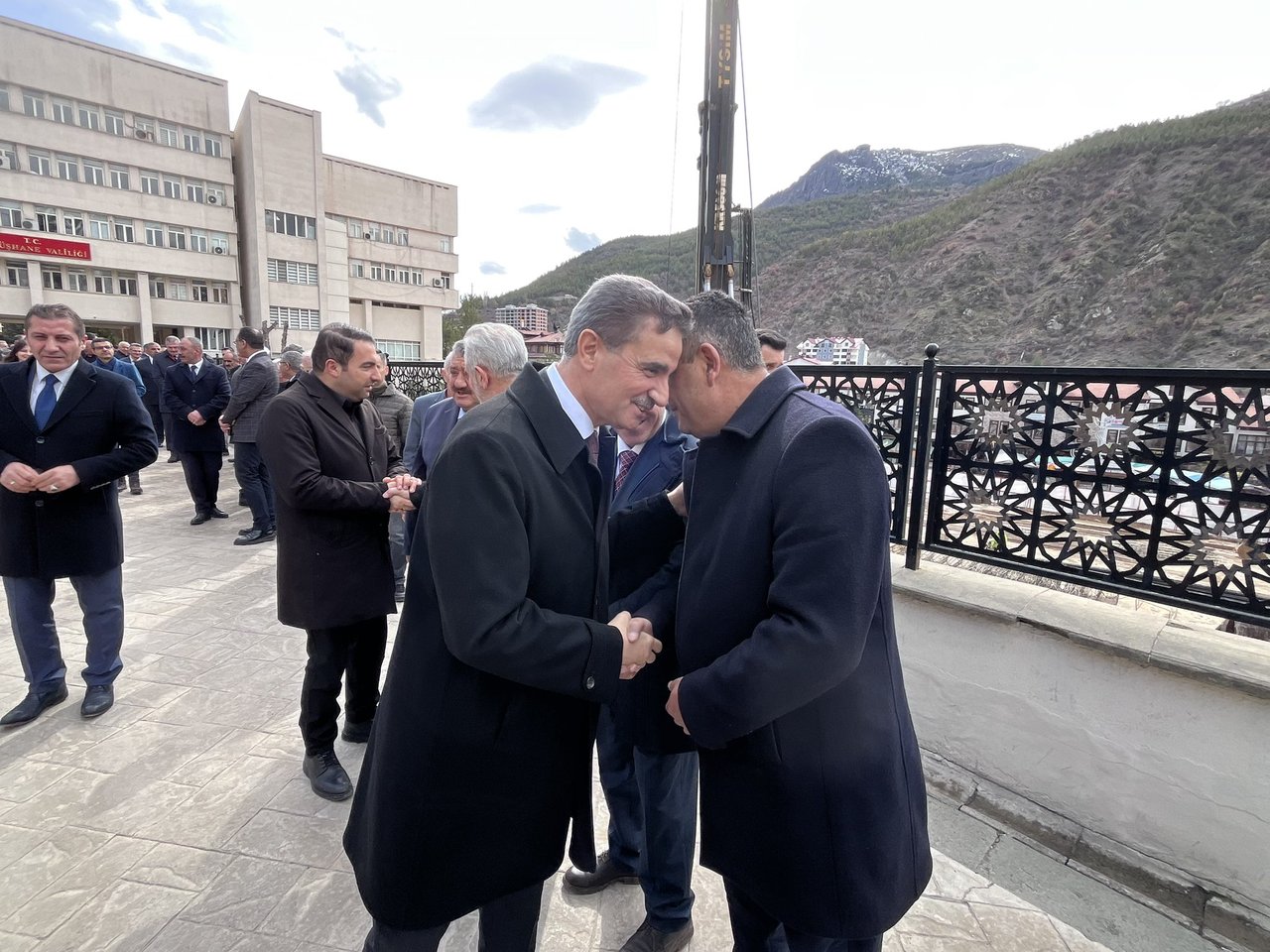 BAŞKANIMIZ, VALİMİZ SAYIN AYDIN BARUŞ’U VALİLİK BİNASI ÖNÜNDEN YENİ GÖREV YERİNE UĞURLADI