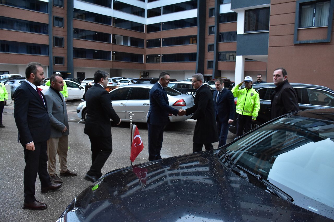 BAŞKANIMIZ, VALİMİZ SAYIN AYDIN BARUŞ ONURUNA RAMADA OTEL’DE DÜZENLEDİĞİMİZ VEDA YEMEĞİNE KATILDI