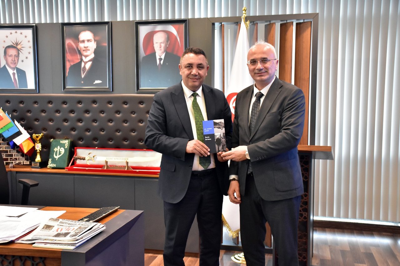 BAŞKANIMIZ, MAKAMINDA MİSAFİRLERİNİ KABUL ETTİ VE ARDINDAN İŞYERİ AÇILIŞ PROGRAMINA KATILDI