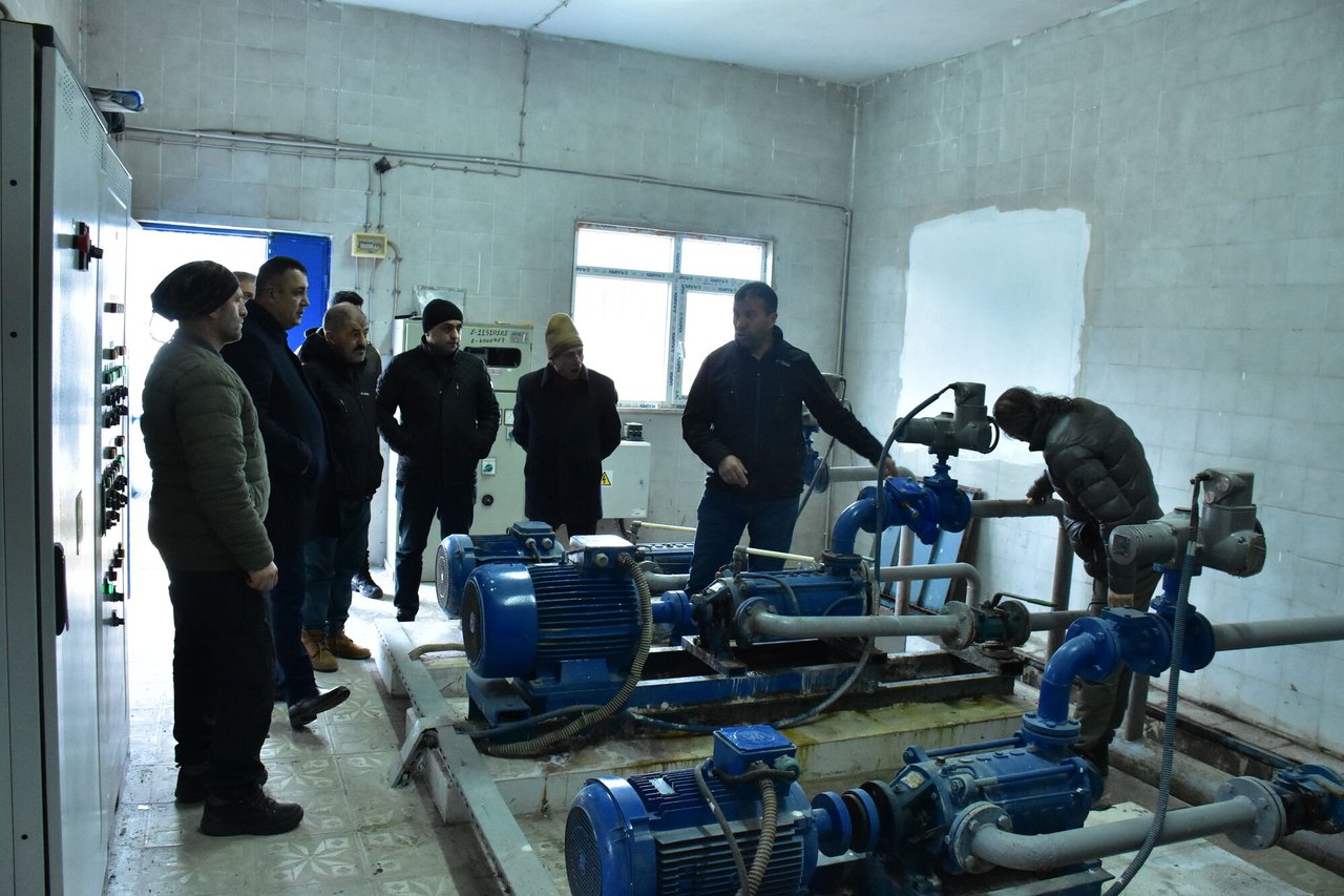 BAŞKANIMIZ, SU KESİNTİSİNE NEDEN OLAN ARIZAYI TESPİT ÇALIŞMALARINI İNCELEDİ CENAZE TÖRENİNE KATILDI