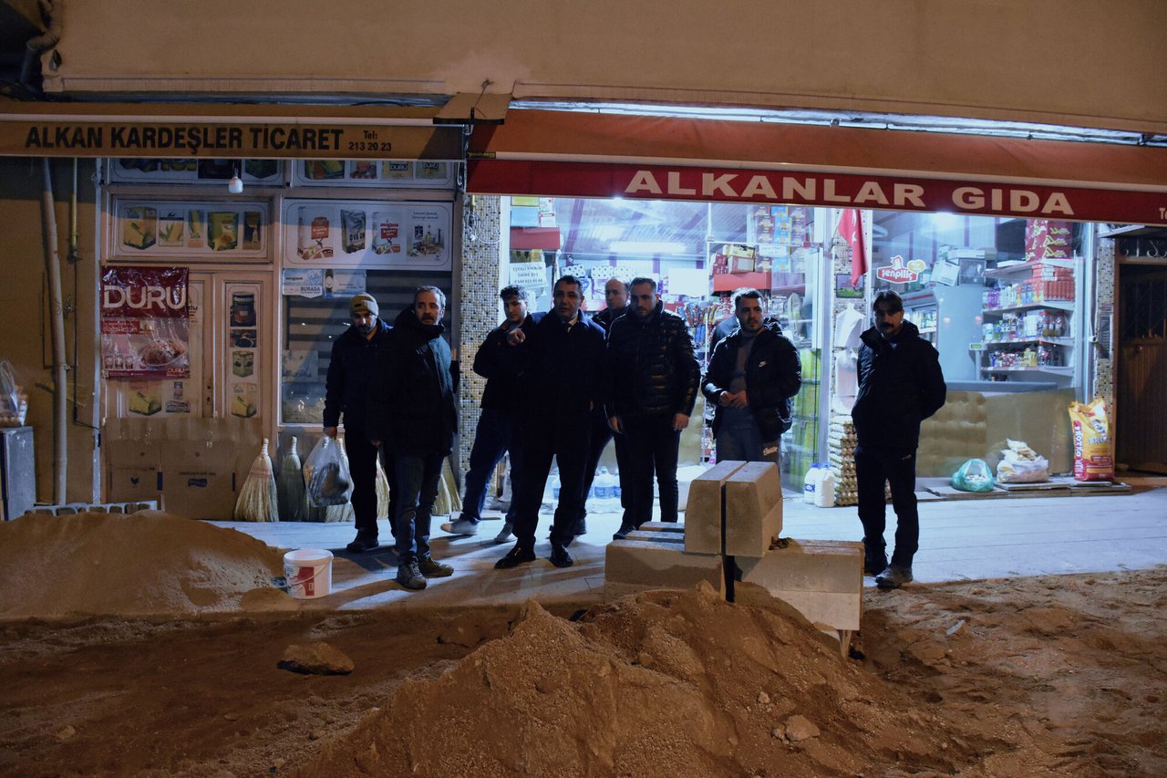 BAŞKANIMIZ, HASANBEY CADDESİNDE, YAPILAN ÇALIŞMALARI İNCELEDİ, ESNAFLARIMIZI ZİYARET ETTİ