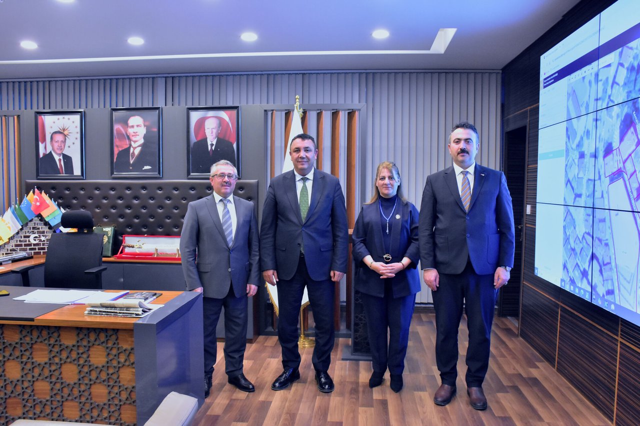 TÜRK KIZILAY’I HEYETİNDEN BAŞKANIMIZA ZİYARET