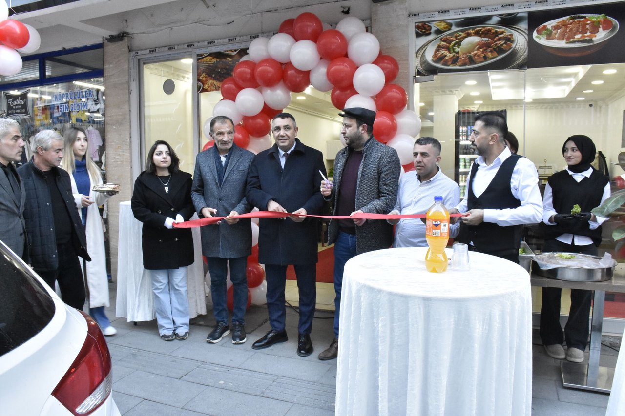 BAŞKANIMIZ, ÖZ DİYARBAKIR SOFRASI İŞLETMESİNİN AÇILIŞ KURDELESİNİ KESTİ