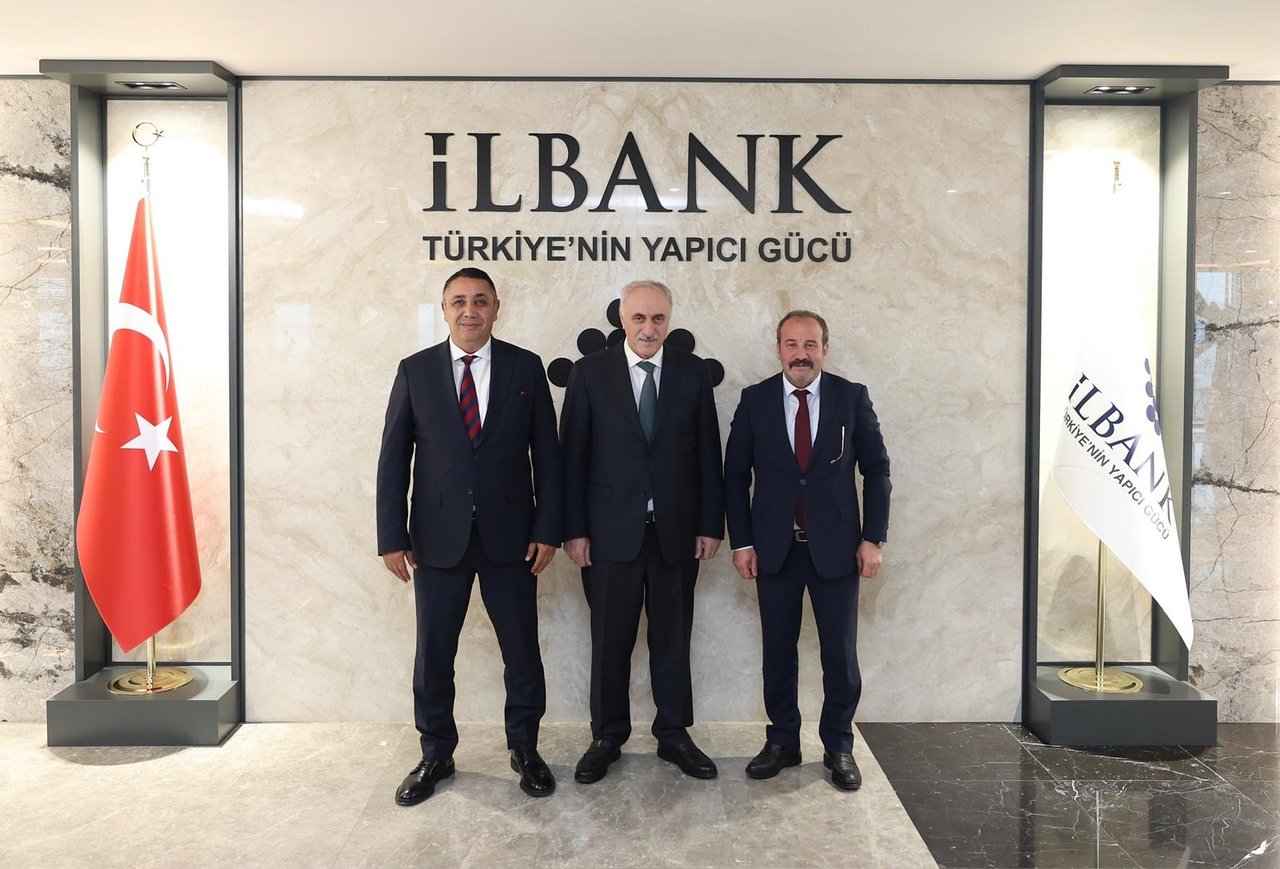 BAŞKANIMIZ, İLBANK GENEL MÜDÜRÜ HEMŞEHRİMİZ SAYIN EYYÜP KARAHAN’I ZİYARET ETTİ