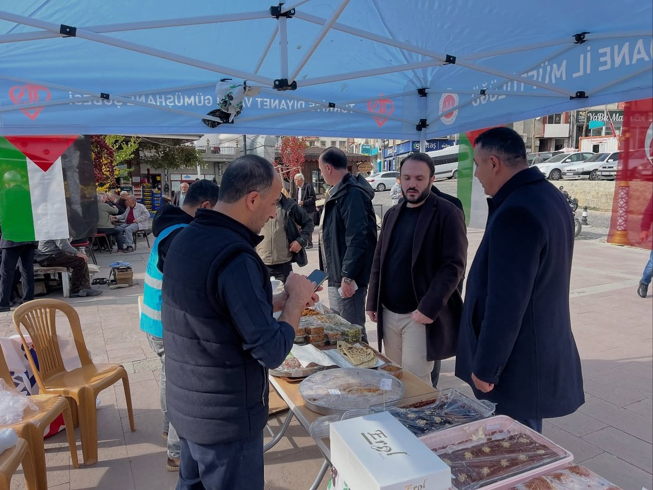 BAŞKANIMIZ, İL MÜFTÜLÜĞÜNÜN FİLİSTİN YARARINA DÜZENLEDİĞİ KERMESE KATILDI