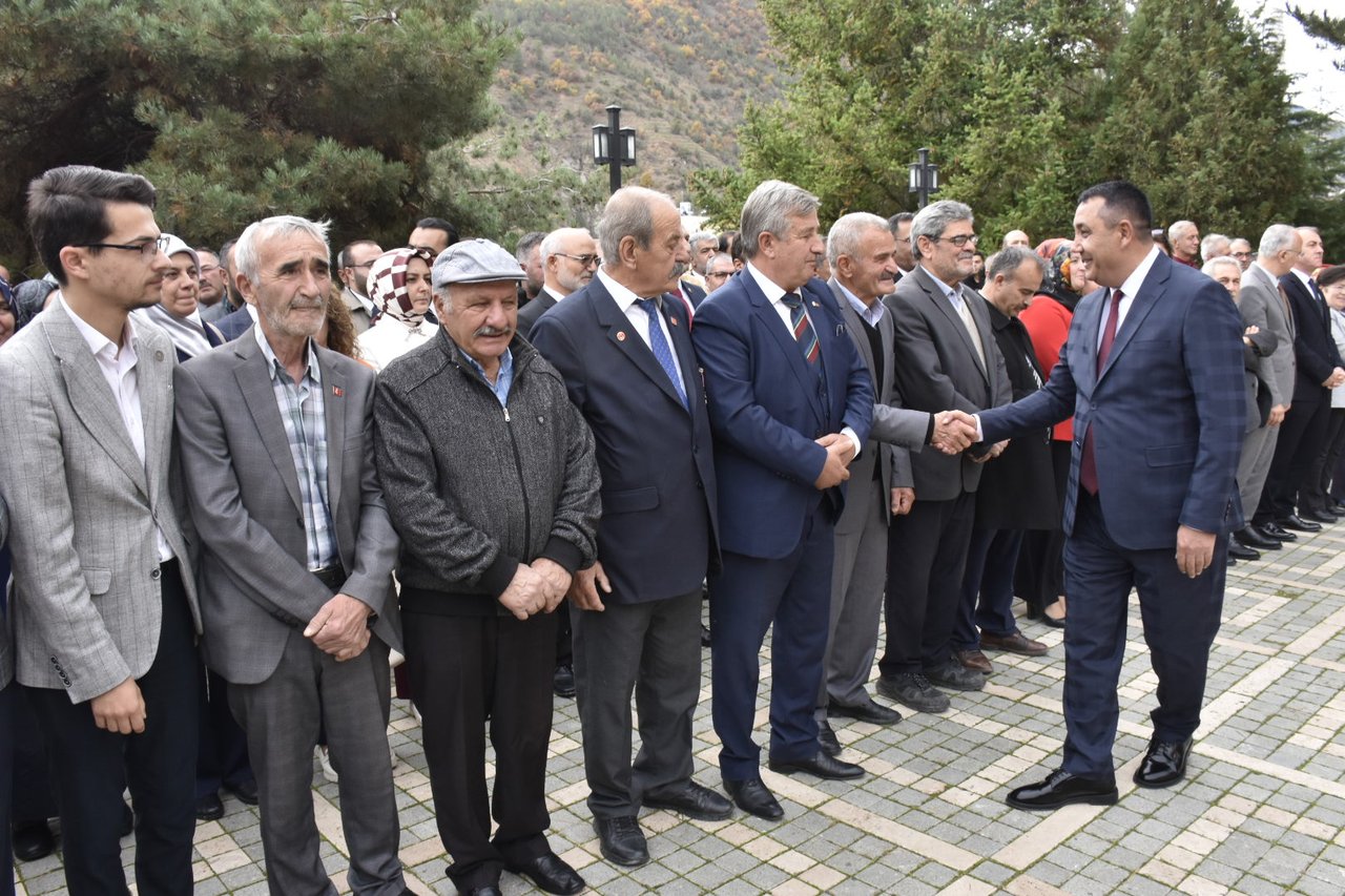 BAŞKANIMIZDAN YOĞUN GÜN, ÇELENK SUNUMU, CENAZE TÖRENİNE KATILIM VE SALI PAZARI ZİYARETİ