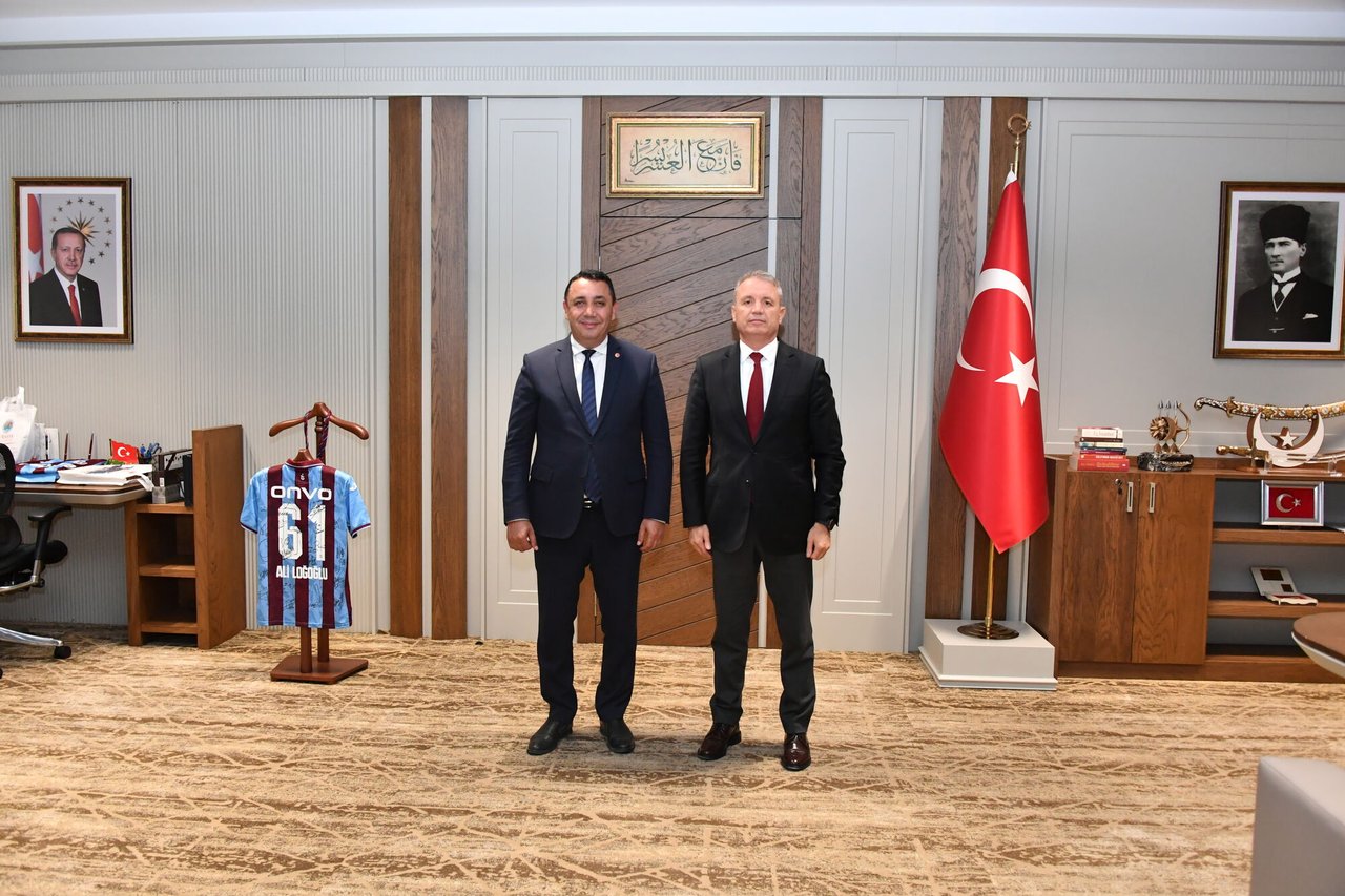 BAŞKANIMIZ, TRABZON İL EMNİYET MÜDÜRÜ ALİ LOĞOĞLU’NA HAYIRLI OLSUN ZİYARETİNDE BULUNDU