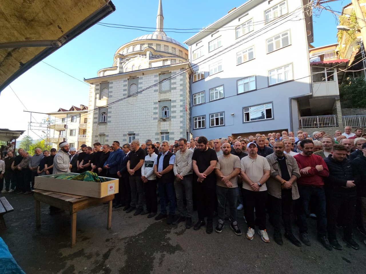 BAŞKANIMIZ,  ALİ, MUSTAFA VE BİLAL KIZMIŞ’IN BABALARI RIFAT KIZMIŞ’I, EBEDİYETE UĞURLADI
