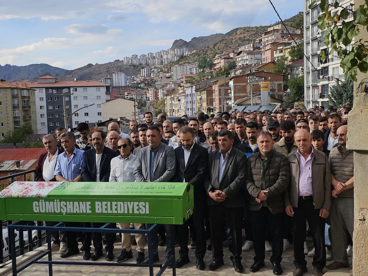 BAŞKANIMIZ, İLİMİZ KURTOĞLU KÖYÜ SAKİNLERİNDEN SELFİNAZ TOPUZ’U EBEDİYETE UĞURLADI
