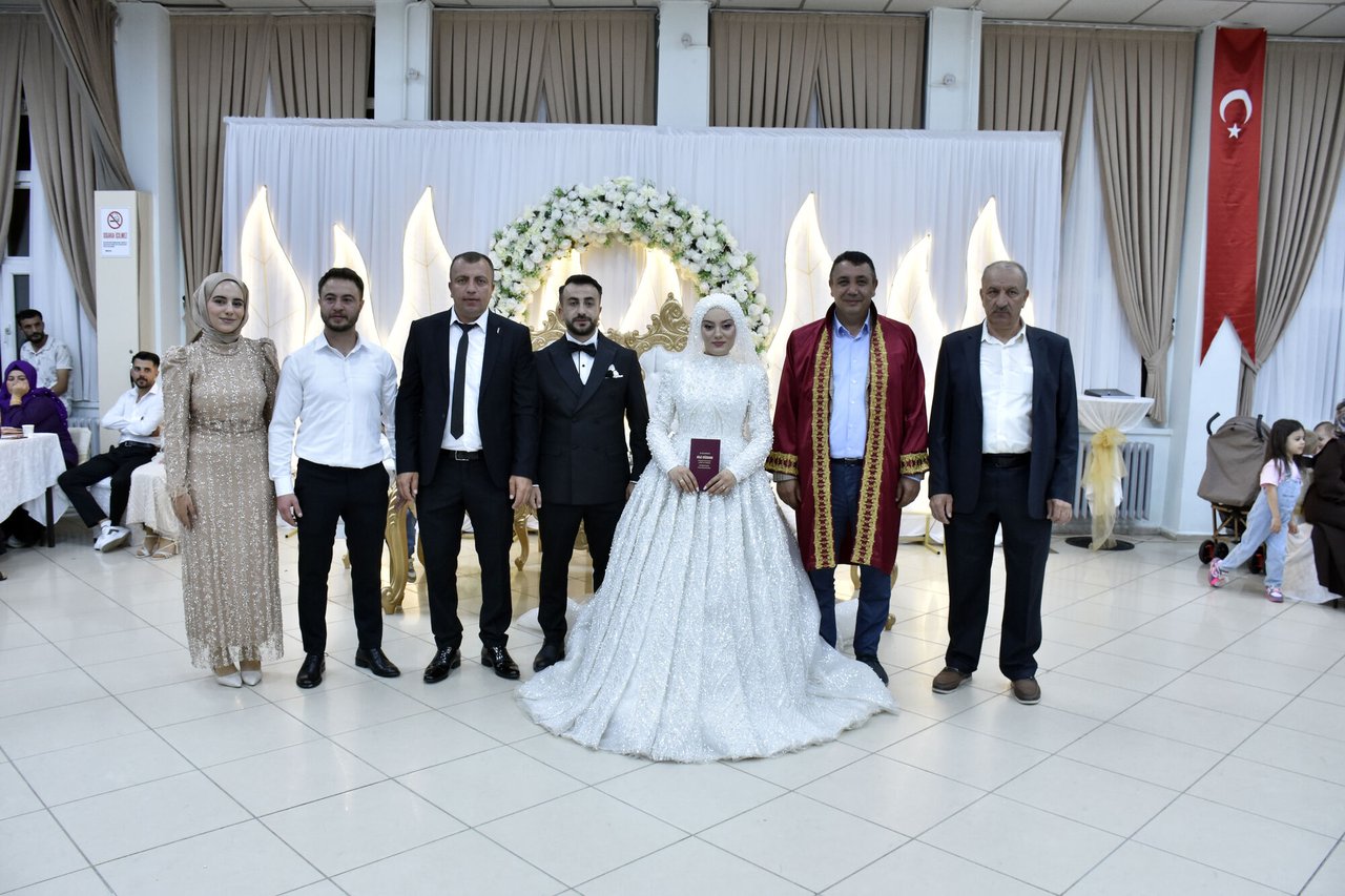 BAŞKANIMIZ, İMRAN ÇAKIR VE OSMAN ÜNLÜ KARDEŞLERİMİZİN NİKAH AKDİNİ GERÇEKLEŞTİRDİ