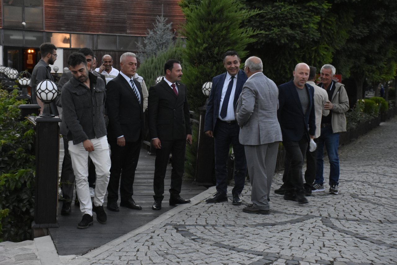 BAŞKANIMIZ, CEYDA ÖZTÜRK VE KUTLUAY BAŞER’İN DÜĞÜN MERASİMLERİNDE NİKAH AKDİNİ GERÇEKLEŞTİRDİ