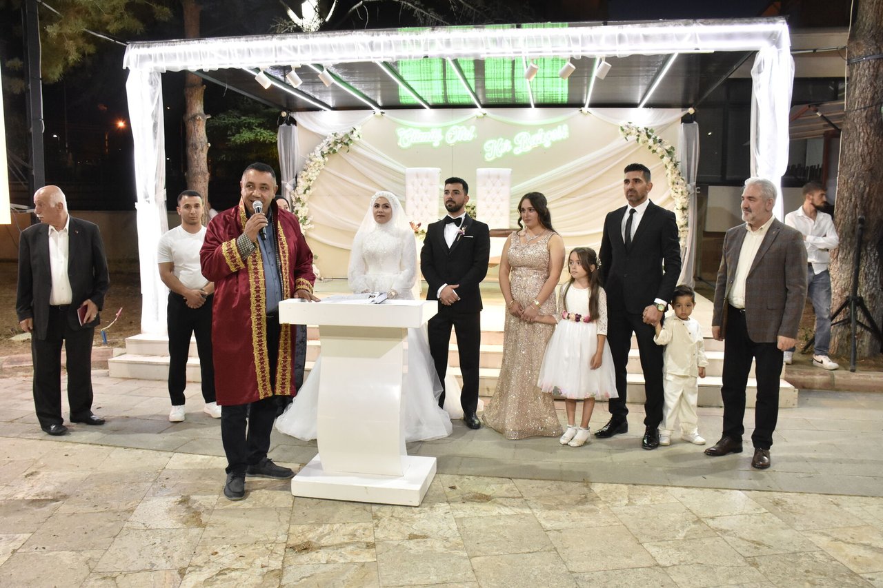 BAŞKANIMIZ, DÜĞÜN TÖRENLERİNE KATILARAK NİKAH KIYDI