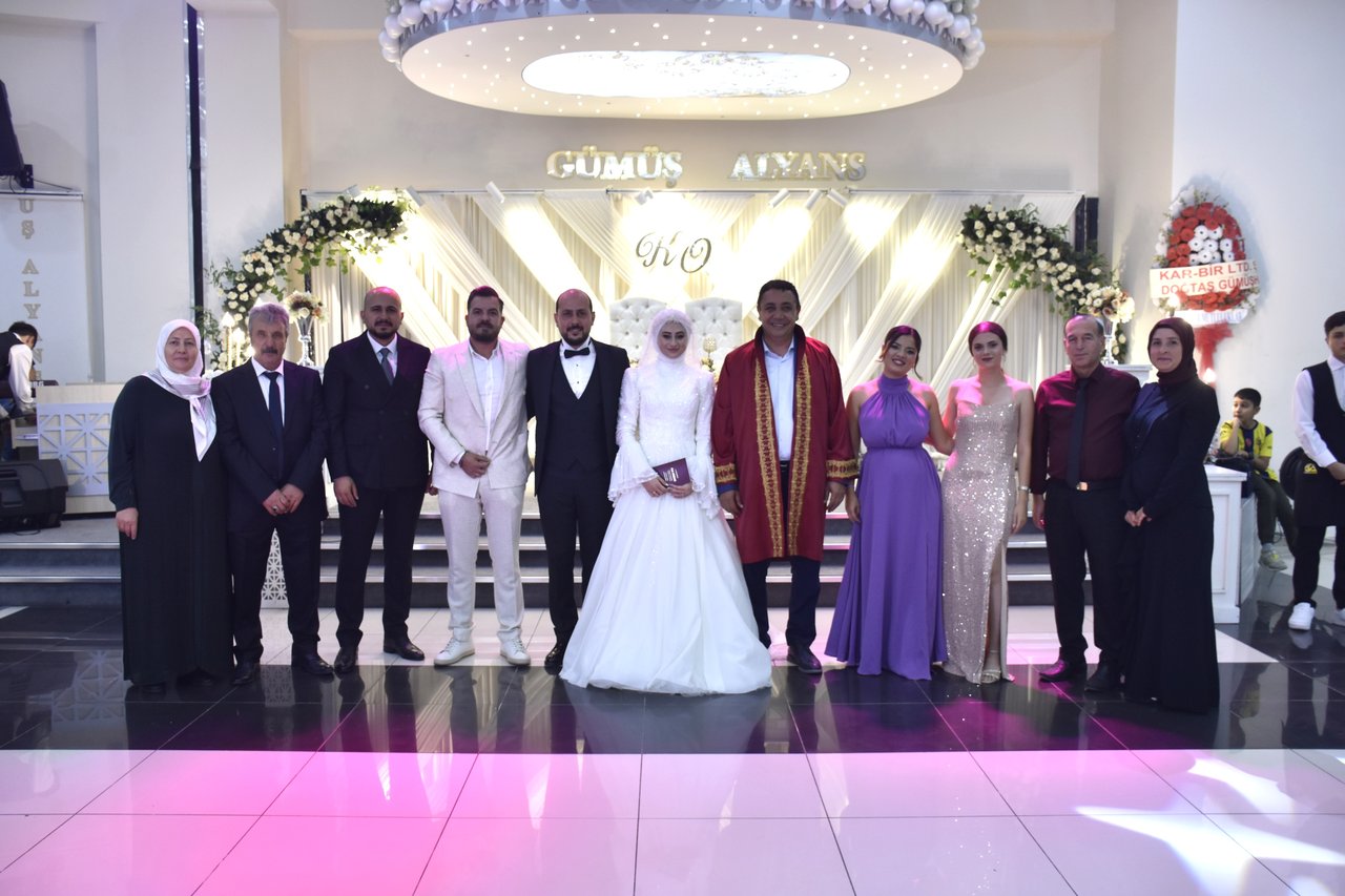 BAŞKANIMIZ, DÜĞÜN MERASİMLERİNE KATILIM SAĞLAYARAK NİKAH AKDİ GERÇEKLEŞTİRDİ