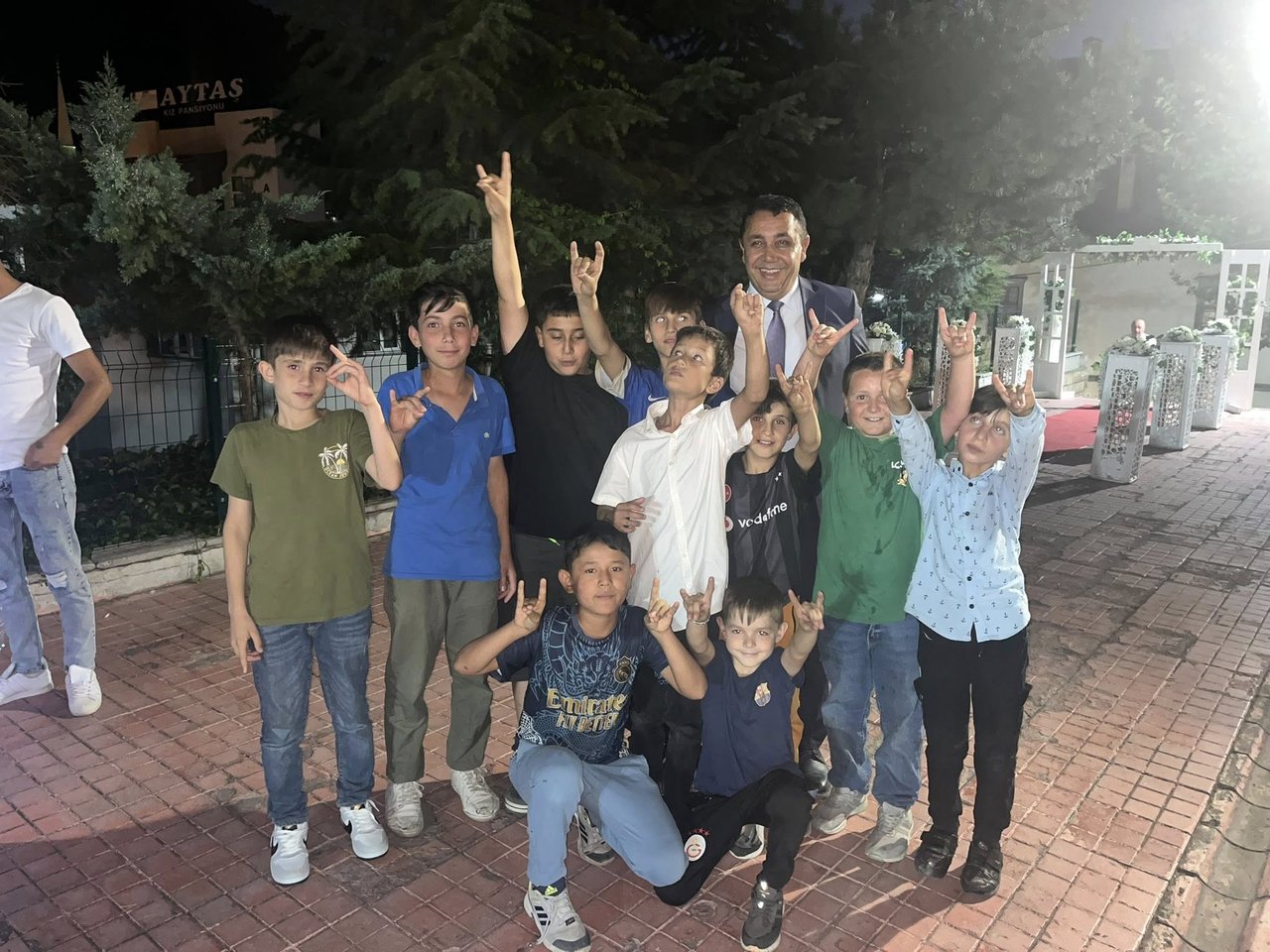 BAŞKANIMIZ, ŞULE ÖKTEM VE İSMAİL ŞENKAYA ÇİFTİNİN DÜĞÜN TÖRENLERİNE KATILDI
