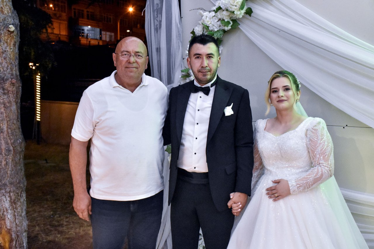 BELEDİYE BAŞKAN YARDIMCIMIZ NECATİ YILMAZ, SİBEL KOÇ VE SELİM ARSLAN’IN DÜĞÜN MERASİMİNE KATILDI