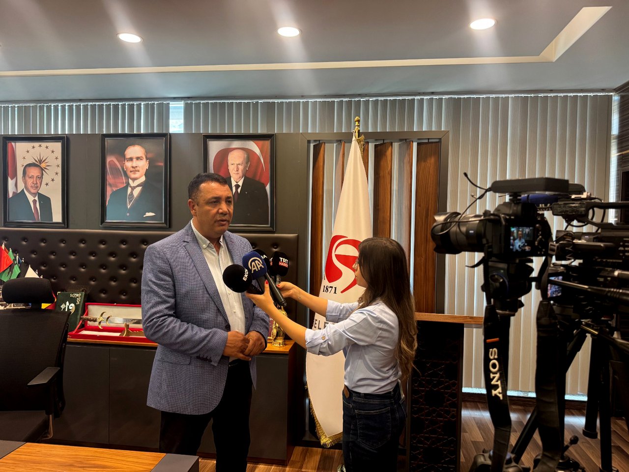 BAŞKANIMIZ SESLİ ANONS SİSTEMİNİN YENİLENMESİ KONUSUNDA BASIN TEMSİLCİLERİNE AÇIKLAMALARDA BULUNDU