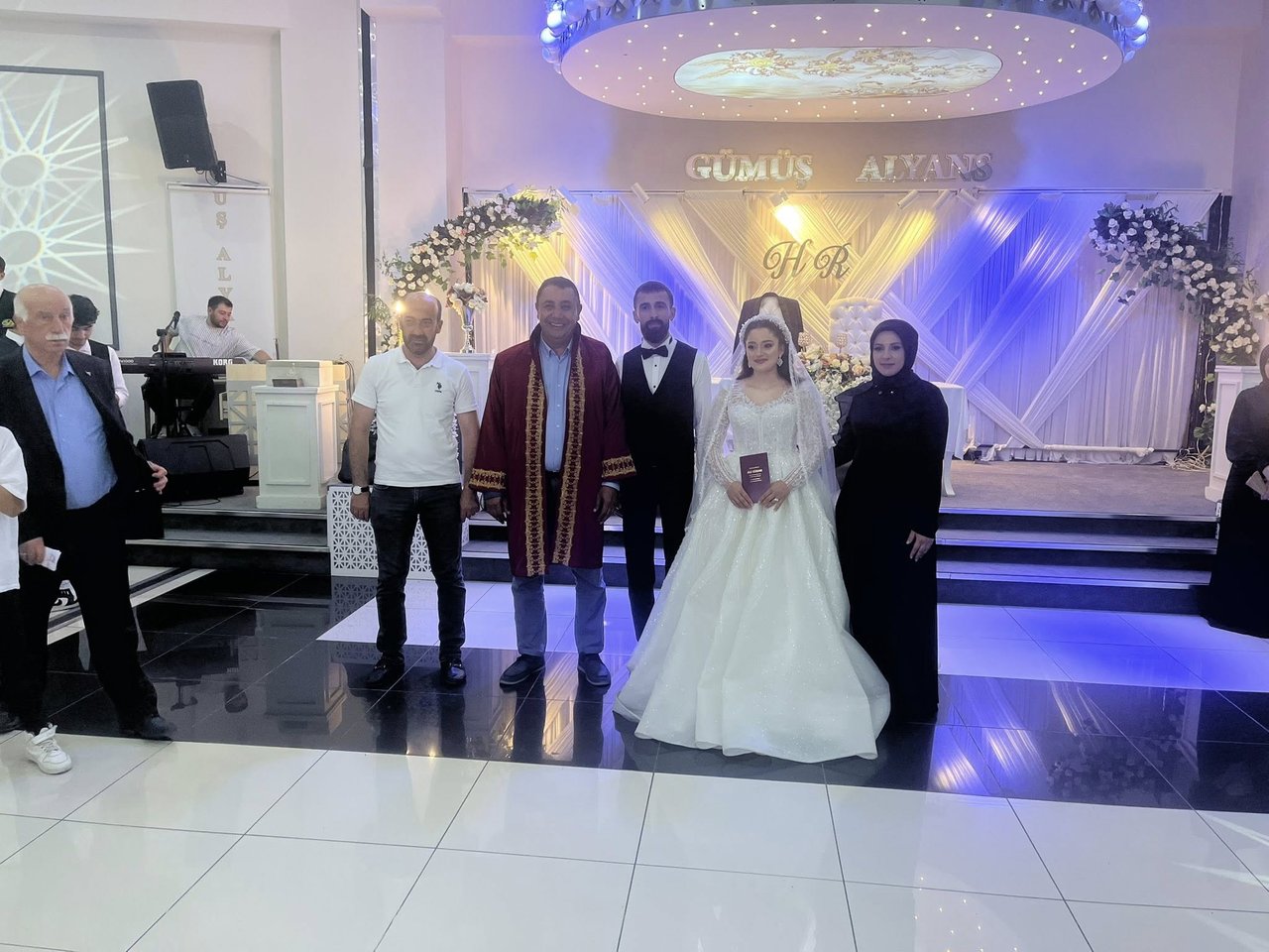 BAŞKANIMIZ, DÜĞÜN TÖRENLERİNE KATILDI NİKAH KIYDI