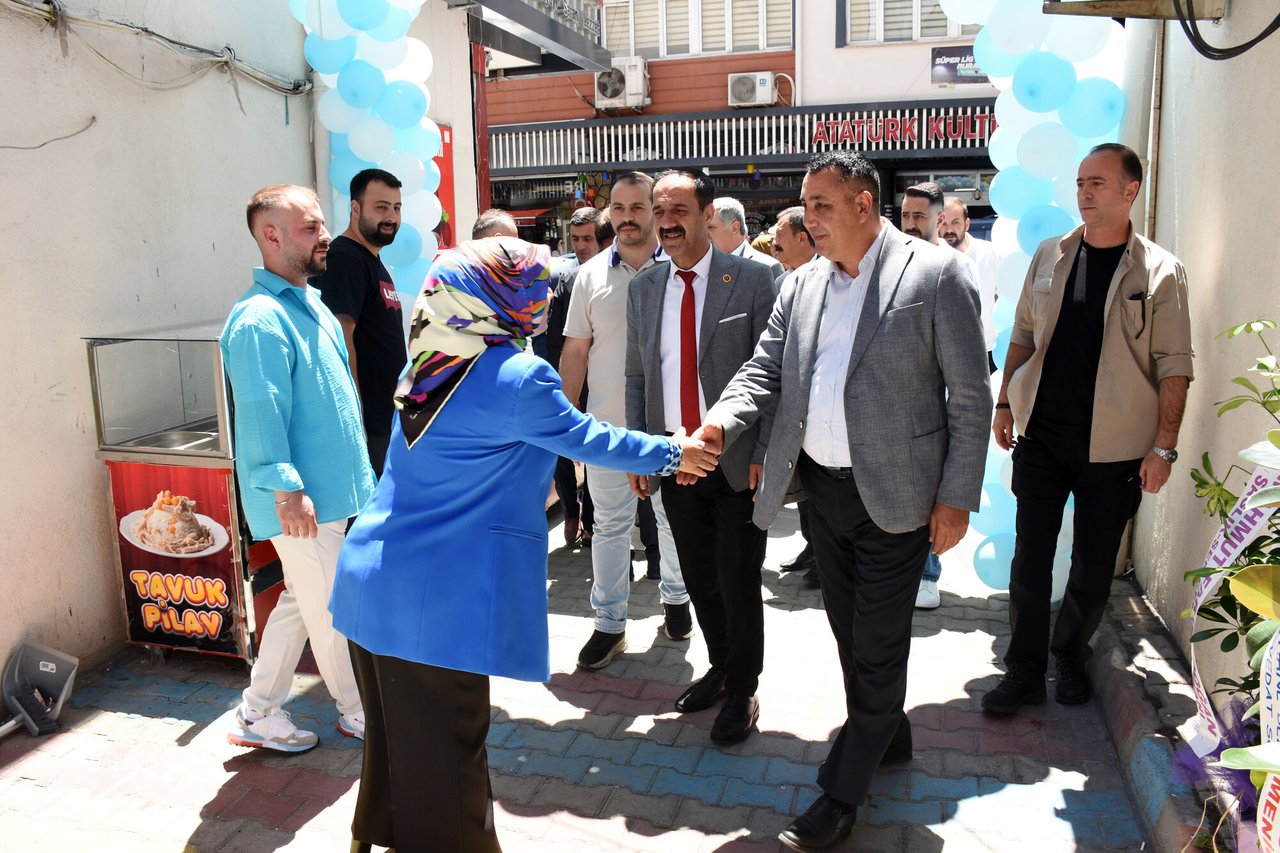BAŞKANIMIZ, İŞYERİ AÇILIŞINA KATILDI, ZİYARETÇİLERİNİ KABUL ETTİ, NİKAH KIYDI