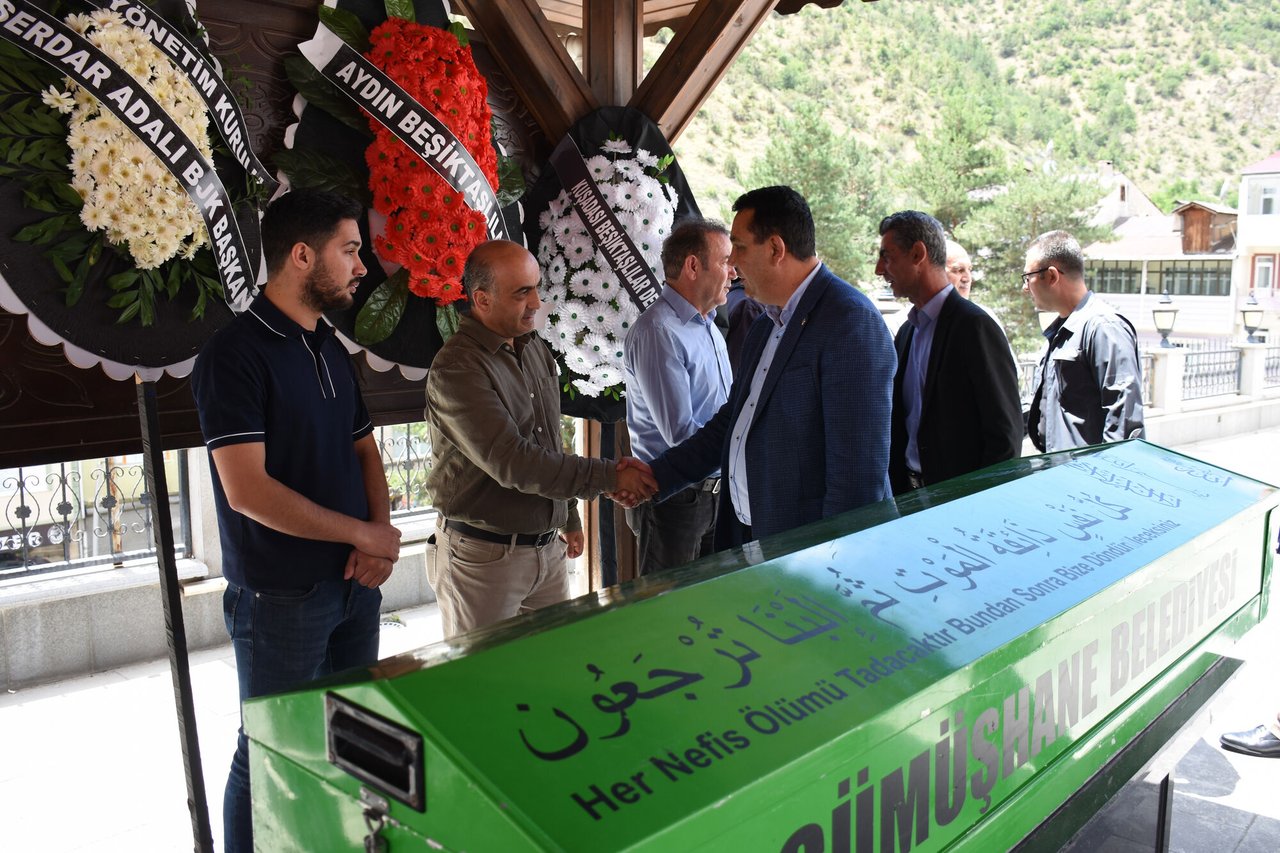 BAŞKANIMIZ, SÖZDE BİR KARİKATÜR DERGİSİNİ KINADI, CENAZE MERSİNİNE KATILDI, ÇALIŞMA SAHASI İNCELEDİ