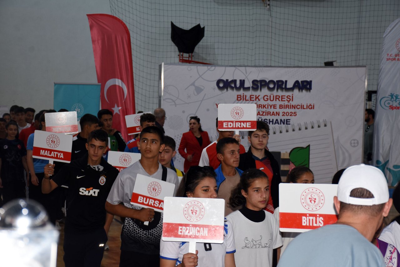 BAŞKANIMIZ, OKUL SPORLARI BİLEK GÜREŞİ YILDIZLAR TÜRKİYE BİRİNCİLİĞİ TURNUVASINA KATILDI