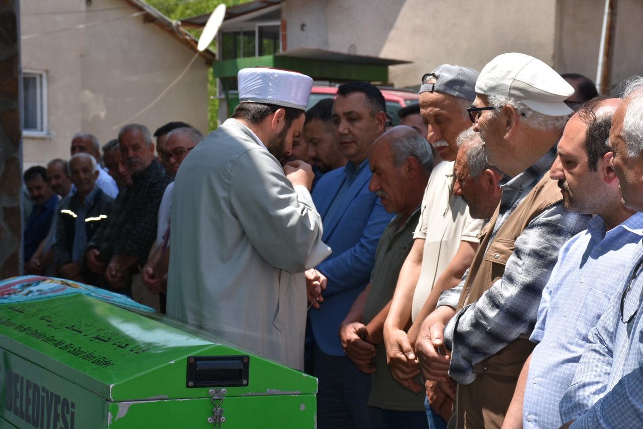 BAŞKANIMIZ, DİBEKLİ KÖYÜ SAKİNLERİNDEN GÜLZADE DORUK’U EBEDİYETE UĞURLADI