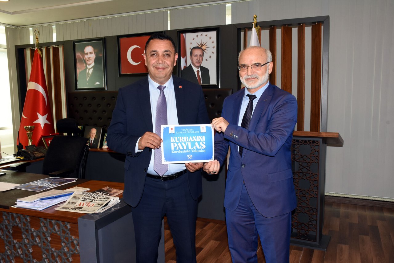 BAŞKANIMIZ, İL MÜFTÜMÜZ DR. HAYRİ ERENAY'I MAKAMIMIZDA AĞIRLAYARAK, KURBAN BAĞIŞINDA BULUNDU