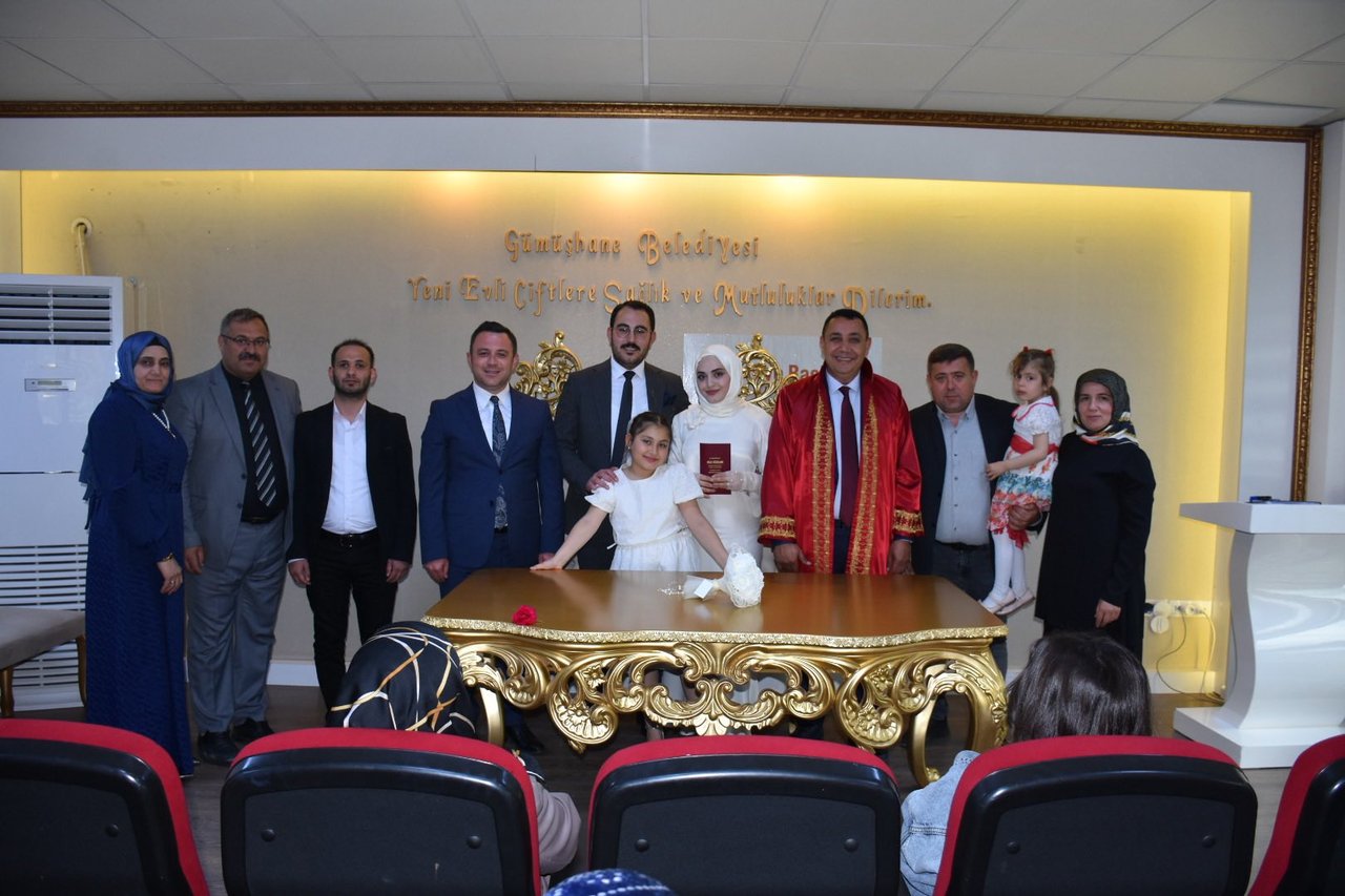BAŞKANIMIZ, GİZEM NUR OCAKLI VE EMRAH US ÇİFTİNİN NİKAH AKİTLERİNİ GERÇEKLEŞTİRDİ