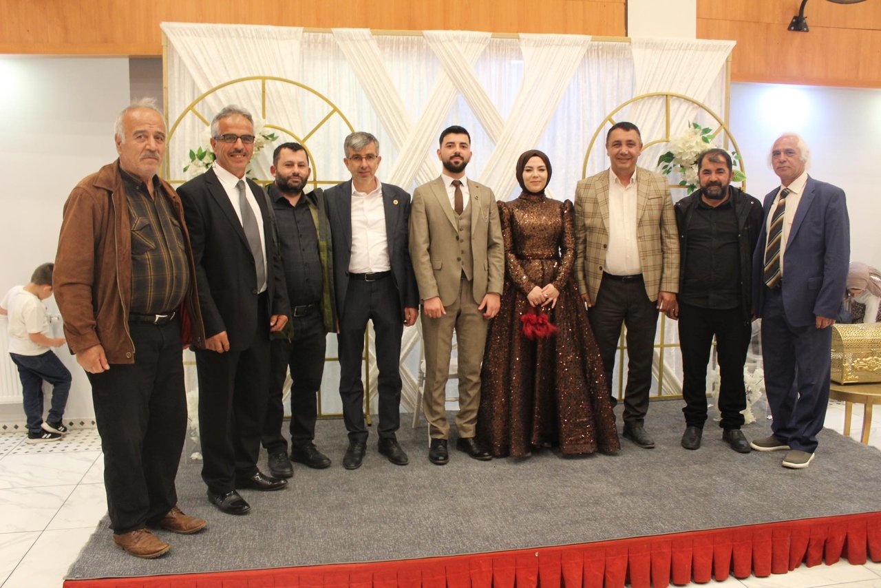 BAŞKANIMIZ, ASUMAN AKBAĞ VE ŞENOL TUNCER ÇİFTİNİN NİŞAN TÖRENİNE KATILDI