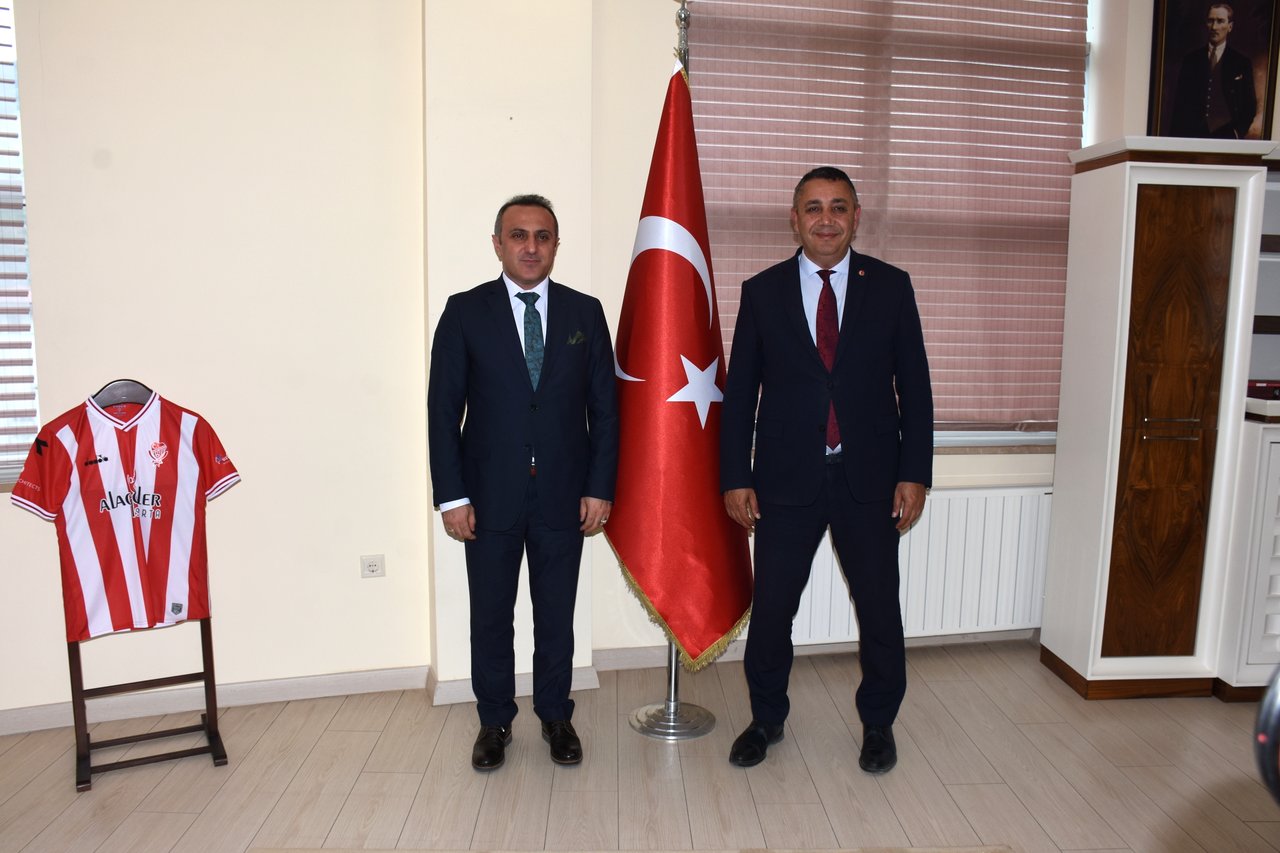 BAŞKANIMIZ, GŞÜ REKTÖRLÜĞÜNE ATANAN PROF. DR. SAYIN OKTAY YILDIZ’A HAYIRLI OLSUN ZİYARETİNDE BULUNDU