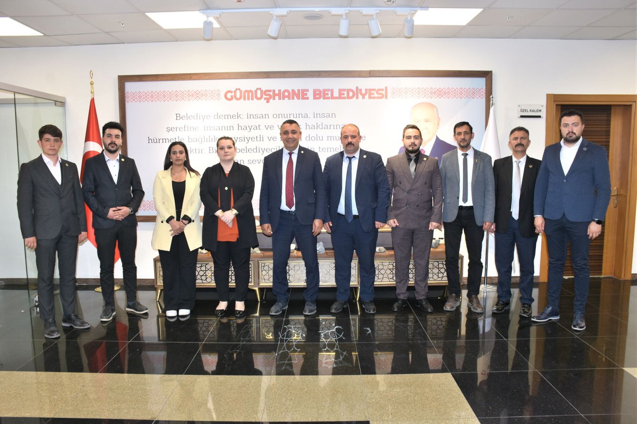 BAŞKANIMIZ, ÜLKÜ OCAKLARI BAŞKANIMIZ SADIK COŞKUN VE İLÇE BAŞKANLARIMIZA TEŞEKKÜR ETTİ