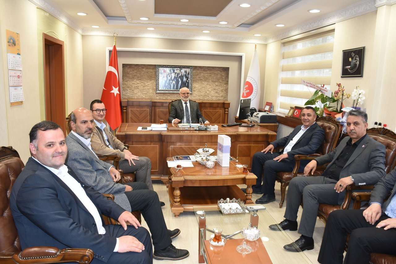 BAŞKANIMIZ, İLİMİZ MÜFTÜLÜĞÜNE ATANAN DR. HAYRİ ERENAY’I ZİYARET ETTİ