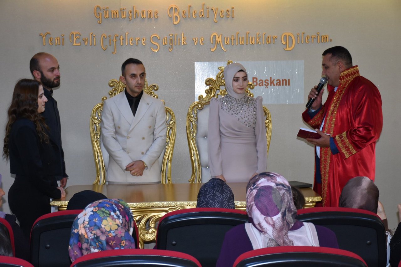 BAŞKANIMIZ, ESRA COŞKUN VE CÜNEYT ATA KARDEŞLERİMİZİN NİKÂH AKDİNİ GERÇEKLEŞTİRDİ