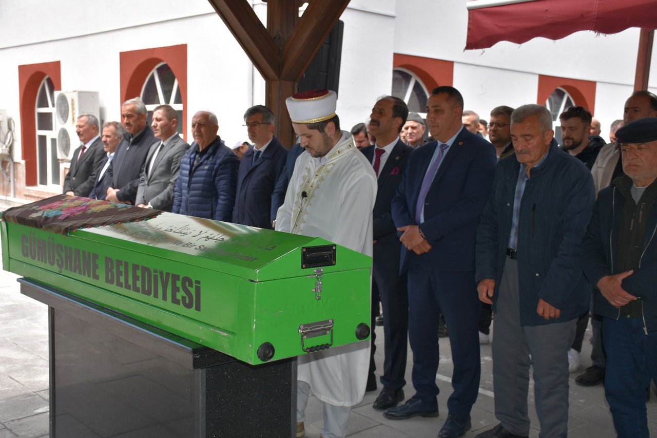 BAŞKANIMIZ, İLİMİZ ŞEPHANE KÖYÜ SAKİNLERİNDEN MELAHAT GÜRBÜZ'Ü EBEDİYETE UĞURLADI