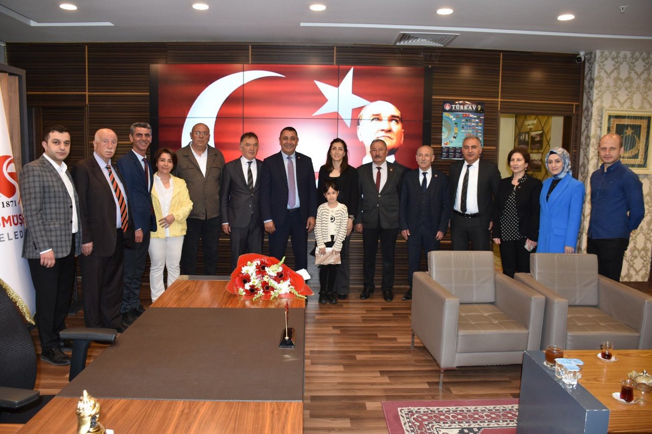 BAŞKANIMIZ, BELEDİYE BAŞKANLIĞI GÖREVİNİ FEVZİPAŞA İLKOKULU ÖĞRENCİSİ SILA ANAÇ’A DEVRETTİ